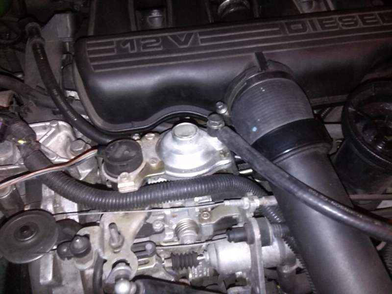 Suche Öleinfüllstutzen XM Y4 2,1 TD