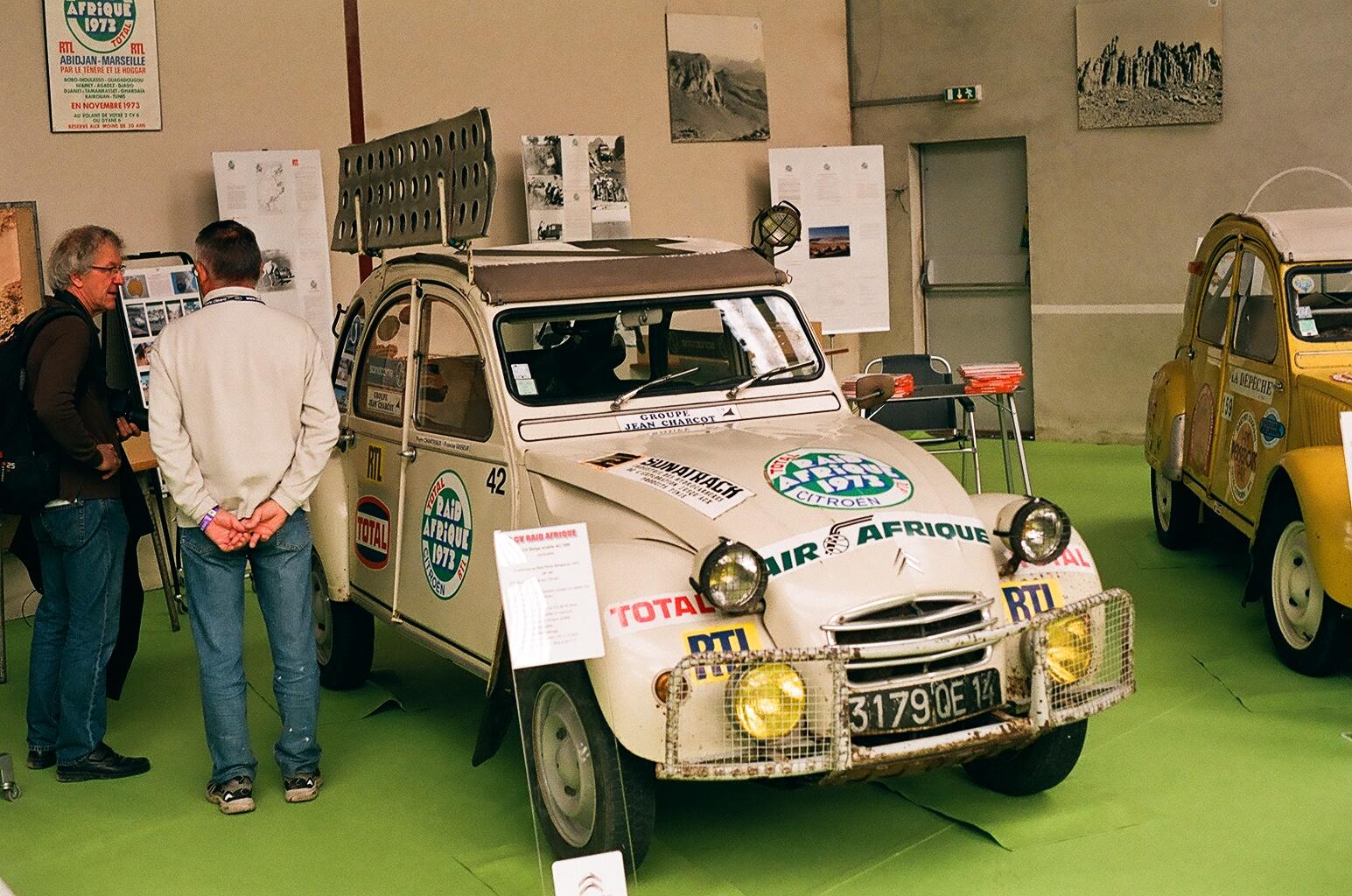 Cipliko Auto-Ente - Weiche Gummi-Auto-Enten-Armaturenbrett