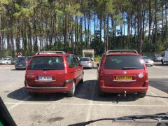 zufälliges C8-Treffen auf einem Super U-Parkplatz in Lit-et-Mixte (Atlantique)