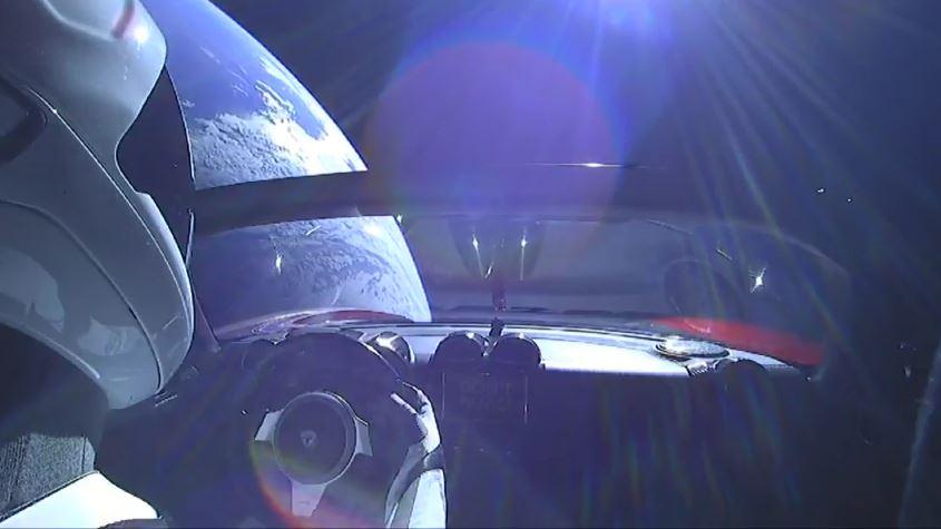 large.starman.JPG.ebbb1d98f1889a500ec37ad7a8cb127c.JPG