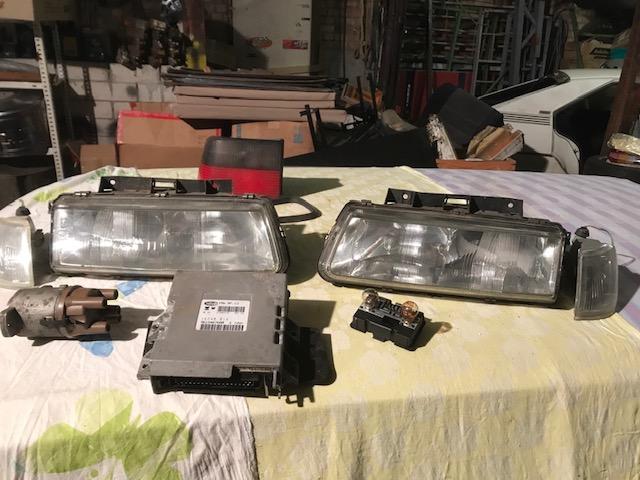 Biete : Xantia X 1Konvolut , Scheinwerfer, Verteiler, Zündmodul usw