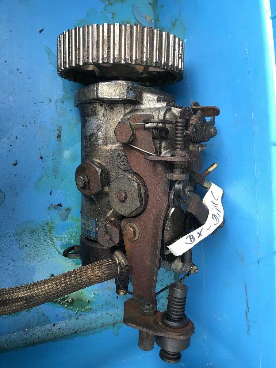 Biete: BX Diesel Einspritzpumpe CAV , Typ 047