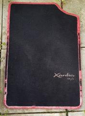 Fußmatte schwarz velour mit rot Keder - Kopie.jpg