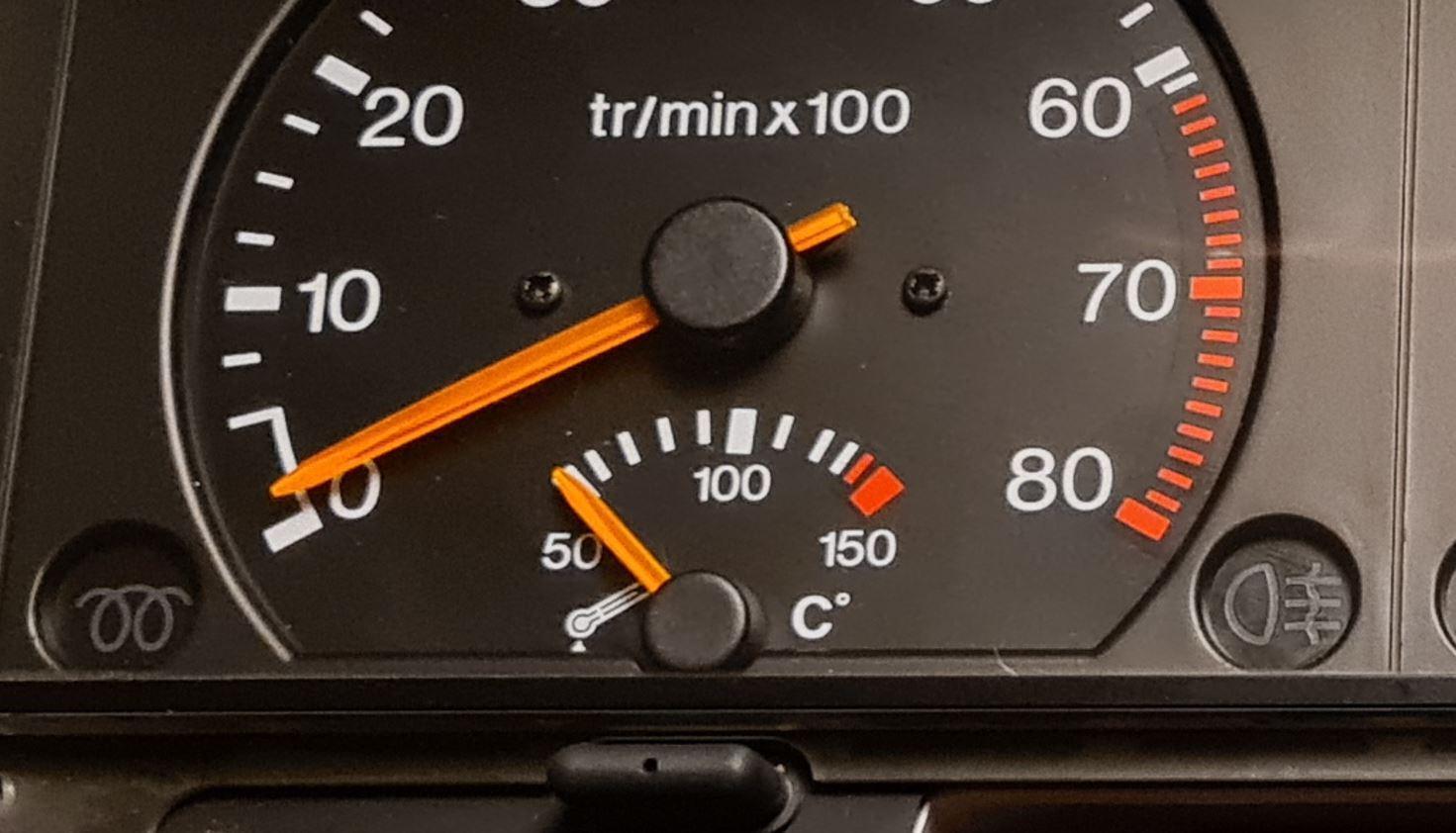 209972929_DetailKIltemperaturanzeige.JPG.52a3e9a3411ea721ace67d412cfce157.JPG