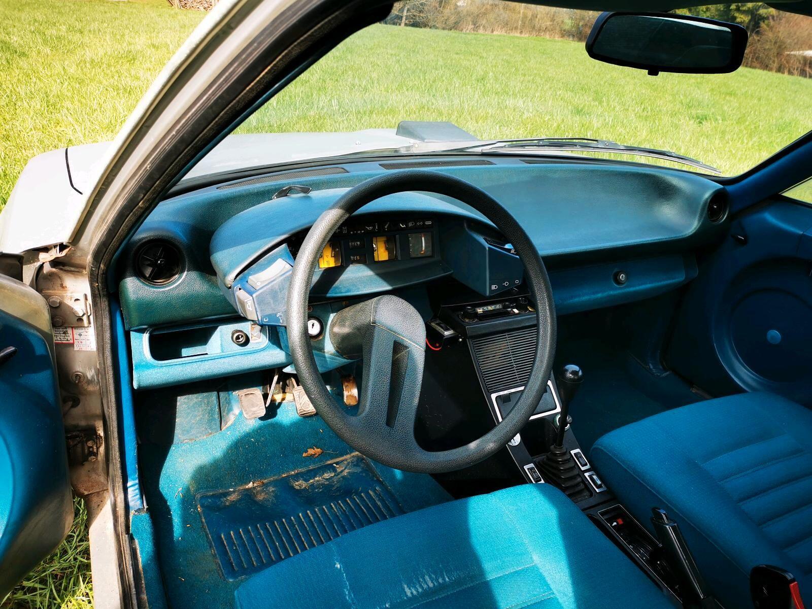 large.CitroenCX2200_1976-oDIRAVI_Lenkrad.jpg.a1421ee5065ae66e6c156ba36fb656e7.jpg