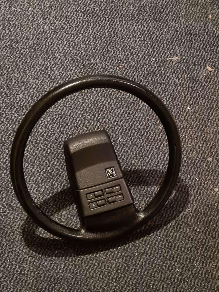 XM_Einspeichenlenkrad.jpg.0596683a901d68dcd2363cb0c09ad7a3.jpg