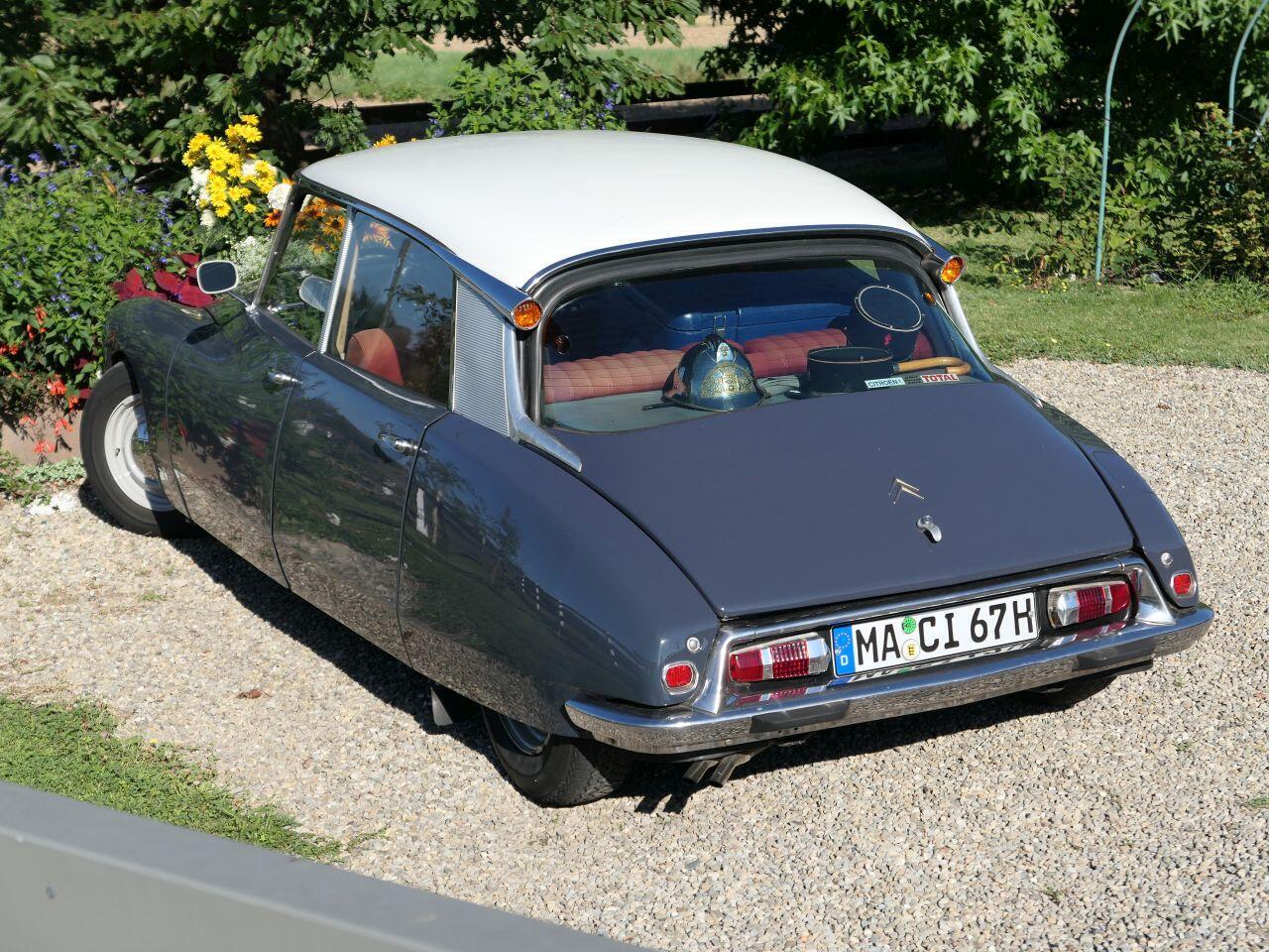 large.IDHoussen1.jpg.71f708542f8d9c66d3df3127f7a8208e.jpg