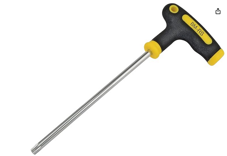 Schraube aus Kofferraumverkleidung