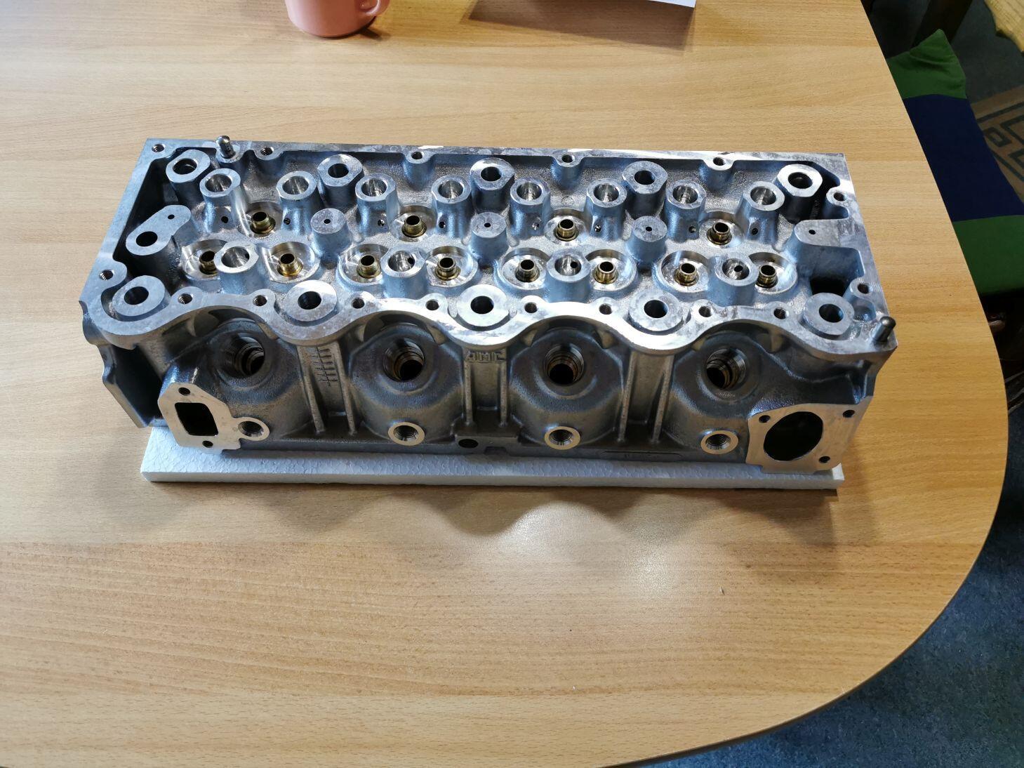 large.NeuerZylinderkopf.jpg.33eb8a403bcfec10af004b02698ed4f0.jpg