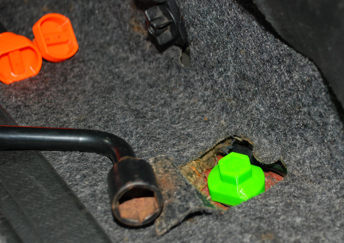 large.spare_wheel_adapter_01.jpg.39859701c1b6efb8e9fcb135a4108f3d.jpg