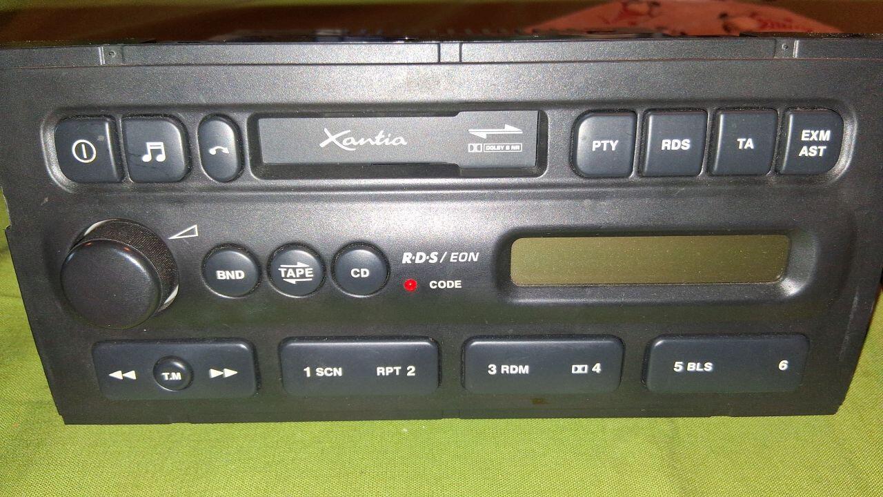 large.Autoradio.jpg.594f171256c1b273f0859c326da76951.jpg