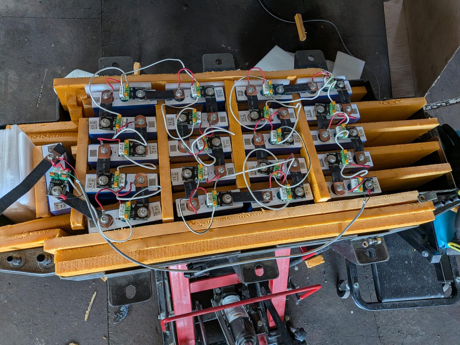 Batteriekasten hi kurz vor Einbau.jpeg