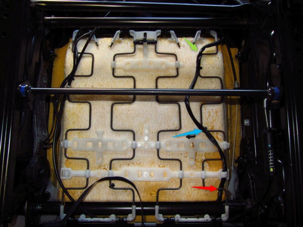 Pluriel_Seat_Bottom_1.jpg
