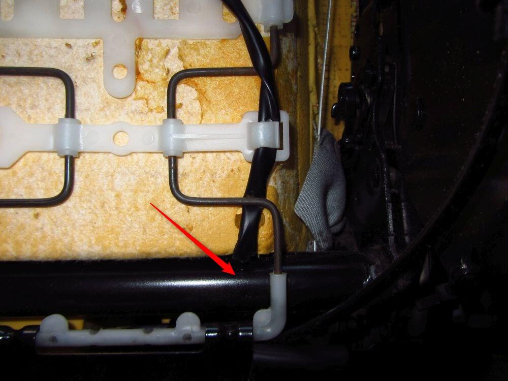 Pluriel_Seat_Bottom_2.jpg