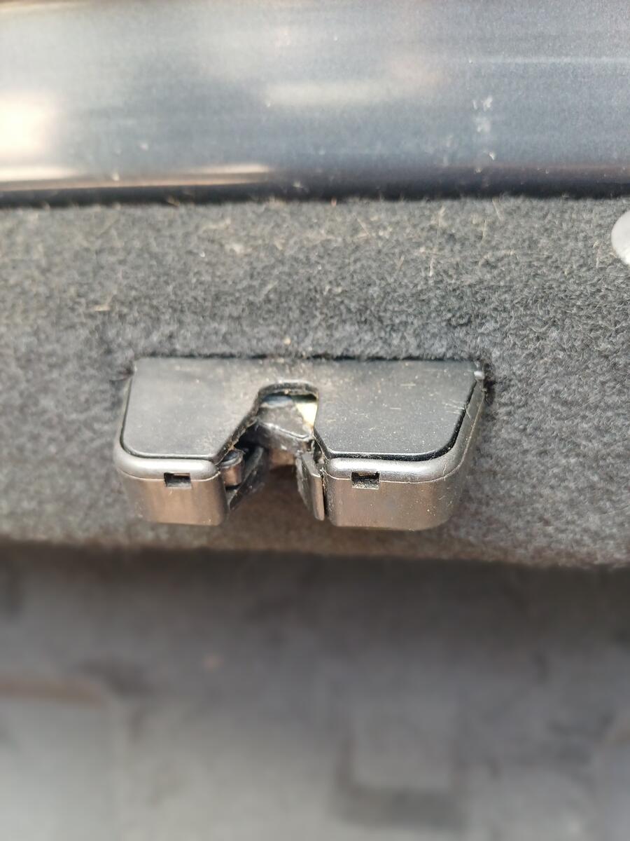 Citroen C6: Kofferraumklappe lässt sich nicht mehr öffnen: