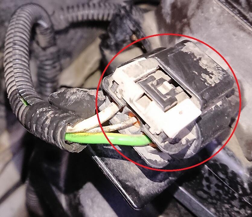 C6HDI_Dieselfilter_Stecker_Kraftstoffvorwärmung_1.JPG