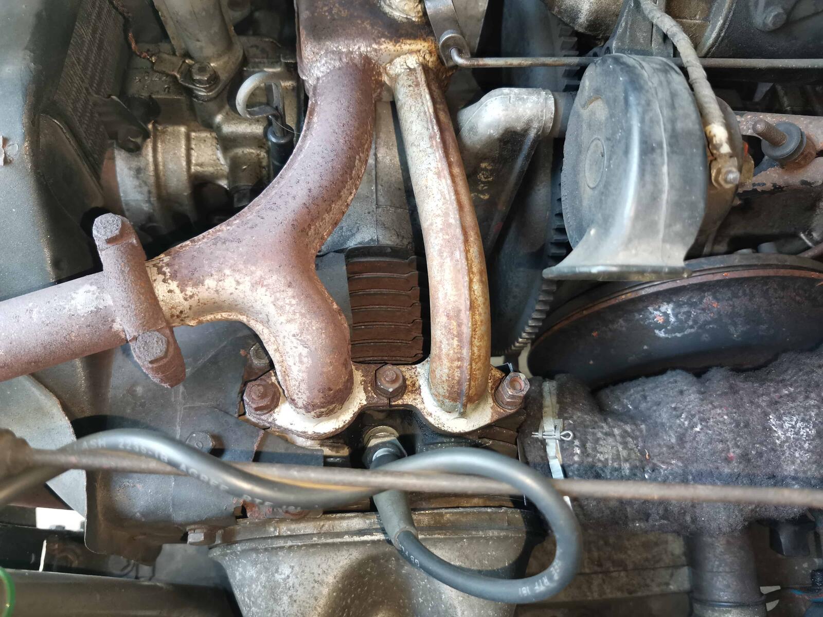 2CV alt 12PS Motorbleche gesucht