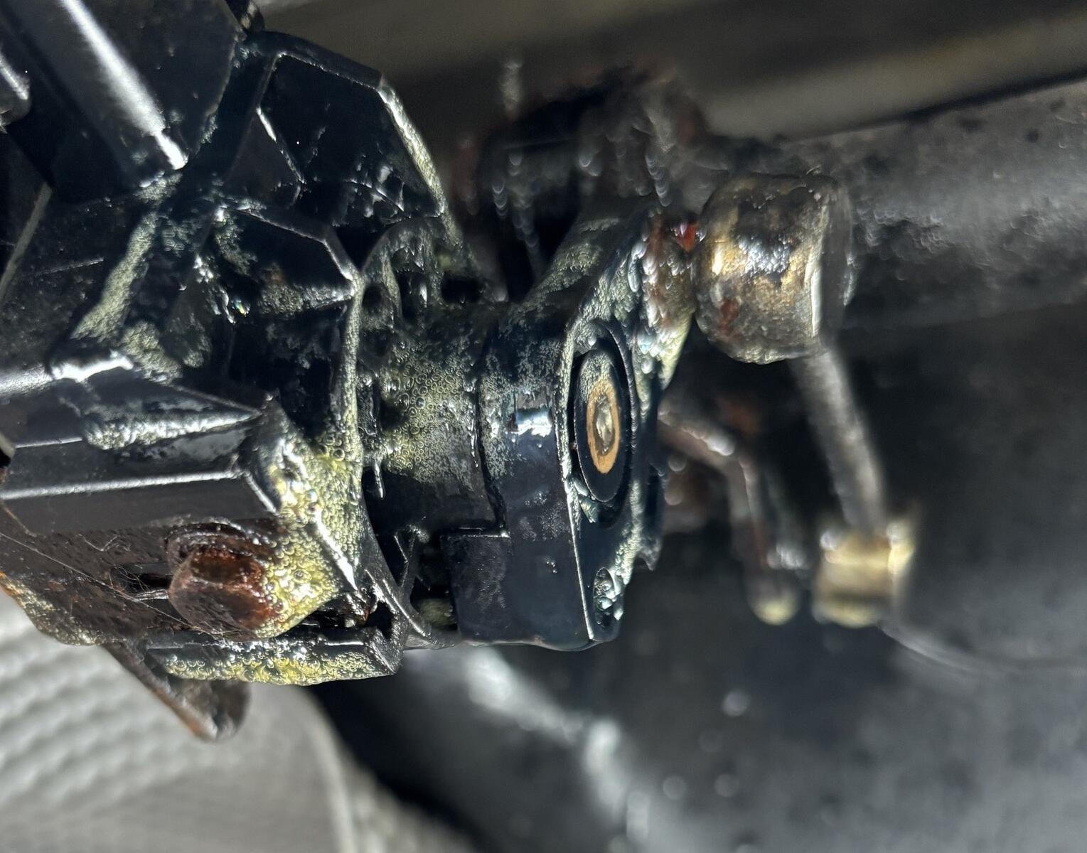 Niveauregulierung - Problem. Brauche Hilfe bei der Hydraulik für C5 II V6 207PS